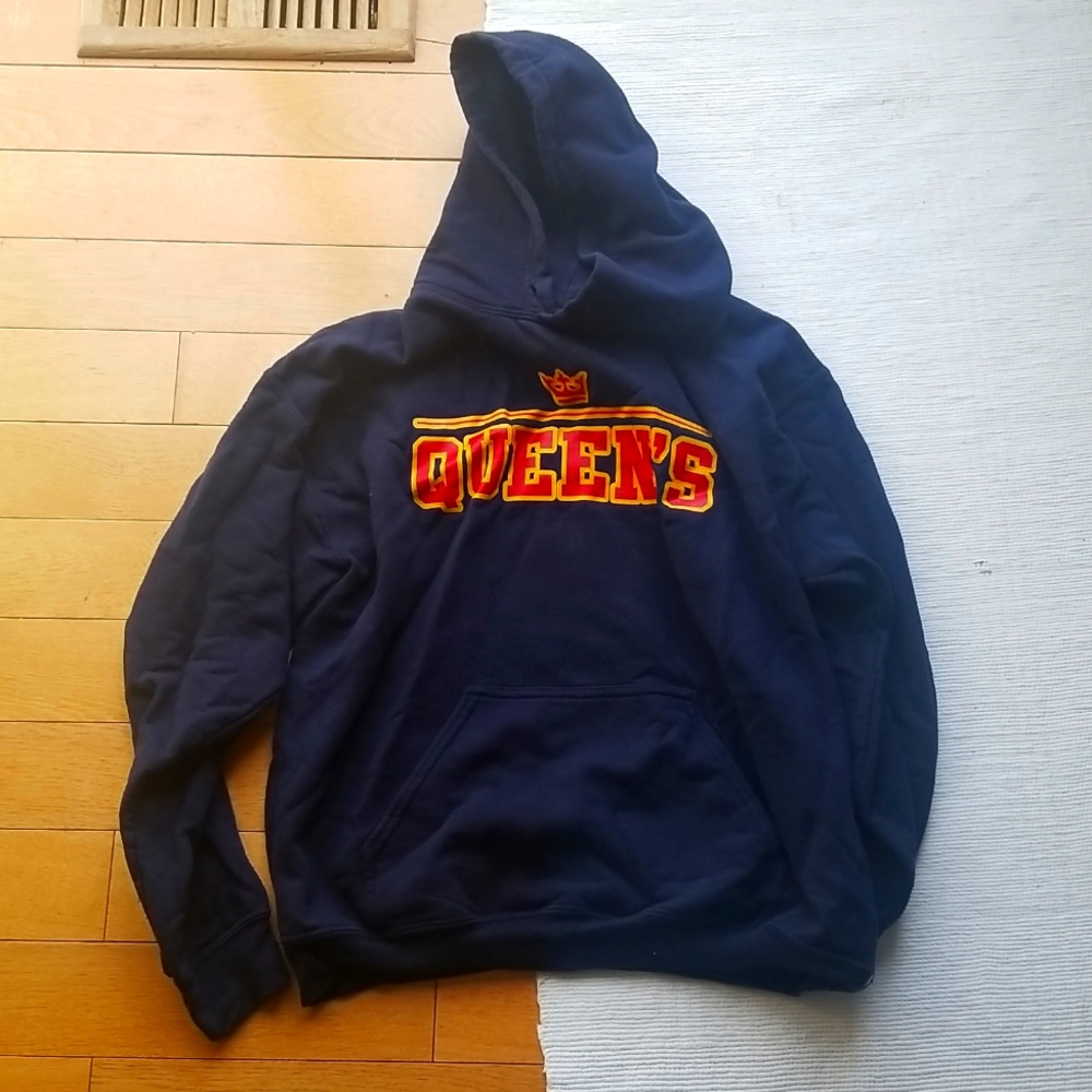 Queen's University Sweater in Medium